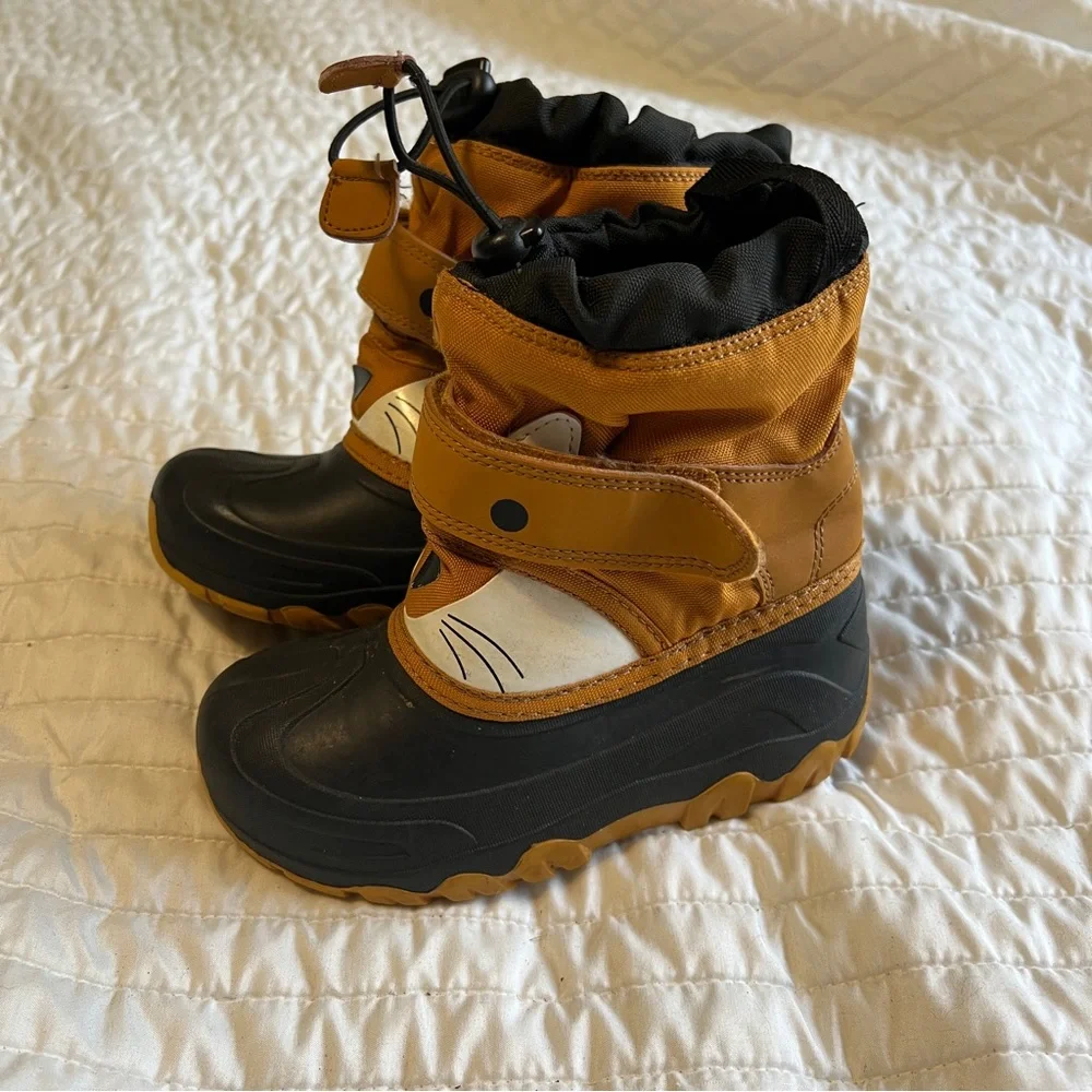 Cat & Jack Kids Brown and Black Fox Winter Boots